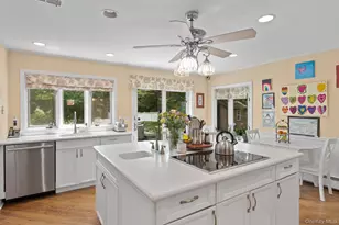 342 Woodbury Rd, Cold Spring Harbor, NY 11724 - Photo 10