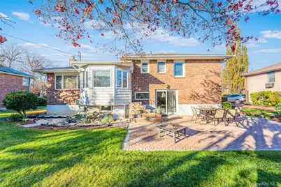 192 Birch Drive, Manhasset Hills, NY 11040 - Photo 36