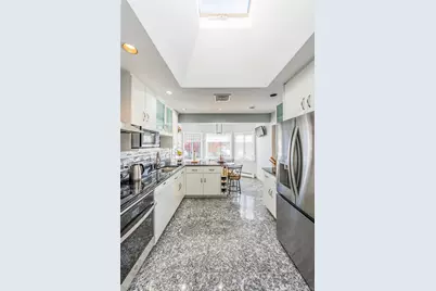 192 Birch Drive, Manhasset Hills, NY 11040 - Photo 16