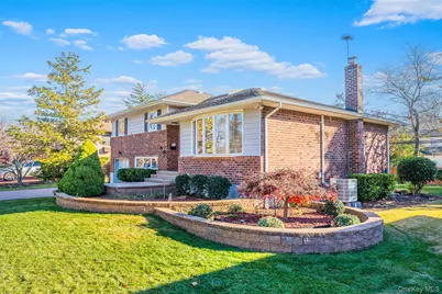 192 Birch Drive, Manhasset Hills, NY 11040 - Photo 2