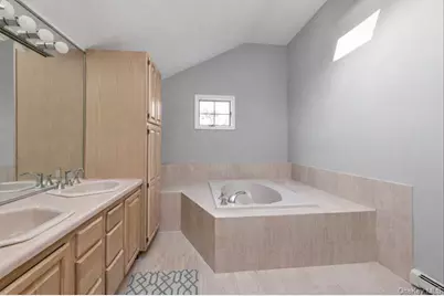 39 Fleets Cove Road, Huntington, NY 11743 - Photo 14