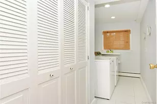 11 Joy Dr, Manhasset Hills, NY 11040 - Photo 36