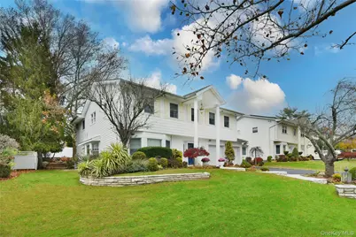 11 Joy Drive, Manhasset Hills, NY 11040 - Photo 2