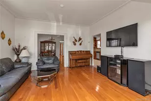 164-12 76th Ave, Fresh Meadows, NY 11366 - Photo 4