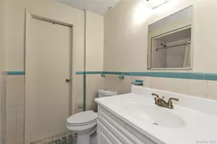 164-12 76th Ave, Fresh Meadows, NY 11366 - Photo 20