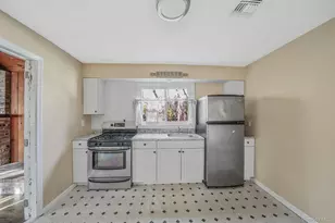 91 Tower St, Sayville, NY 11782 - Photo 10