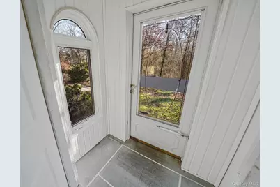 91 Tower Street, Sayville, NY 11782 - Photo 4