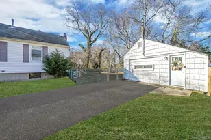 91 Tower St, Sayville, NY 11782 - Photo 24