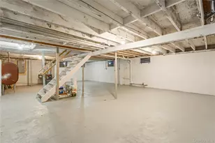 10 Overbrook St, Riverhead, NY 11901 - Photo 8