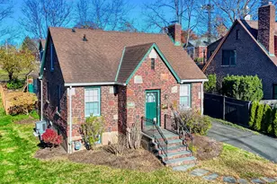 27 Haven Ct, Nyack, NY 10960 - Photo 2