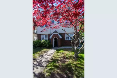 840 Seaman Avenue E #2W, Baldwin, NY 11510 - Photo 1