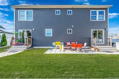 50 Verazzano Avenue, Copiague, NY 11726 - Photo 40