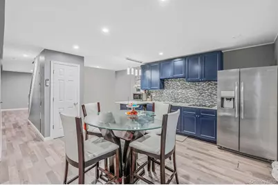 50 Verazzano Avenue, Copiague, NY 11726 - Photo 32