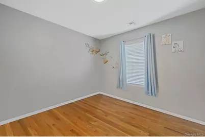 50 Verazzano Avenue, Copiague, NY 11726 - Photo 18