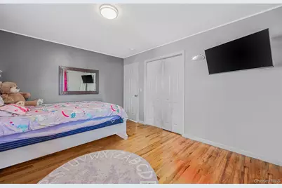 50 Verazzano Avenue, Copiague, NY 11726 - Photo 20