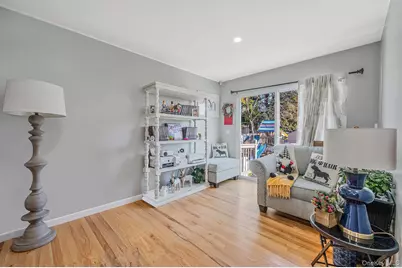 50 Verazzano Avenue, Copiague, NY 11726 - Photo 12