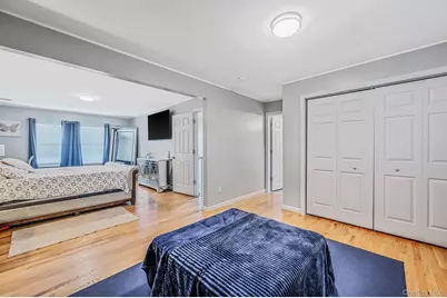 50 Verazzano Avenue, Copiague, NY 11726 - Photo 26