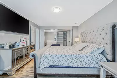 50 Verazzano Avenue, Copiague, NY 11726 - Photo 24