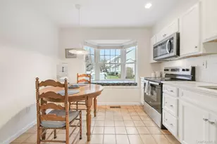 152 Jay Ct, Lewisboro, NY 10518 - Photo 4