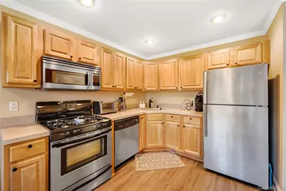 70 Strawberry Commons, Riverhead, NY 11901 - Photo 6