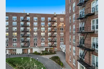 54-44 Little Neck Parkway #5L, Little Neck, NY 11362 - Photo 4