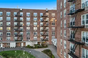 54-44 Little Neck Pkwy, Little Neck, NY 11362 - Photo 4