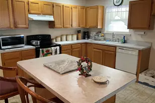 409 Village Cir N, Manorville, NY 11949 - Photo 4