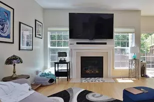 836 Huntington Dr, Fishkill, NY 12524 - Photo 2