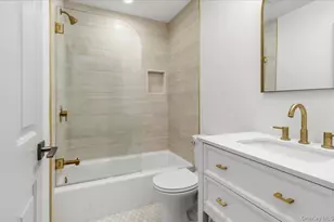 336 2nd Street St, Greenport, NY 11944 - Photo 8