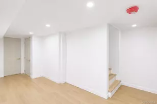 135 Whaley St, Freeport, NY 11520 - Photo 16