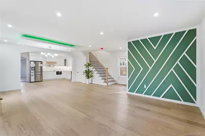 135 Whaley Street, Freeport, NY 11520 - Photo 4