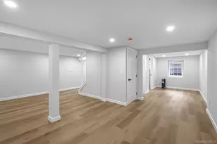 11 Entrance Rd, East Hills, NY 11577 - Photo 26