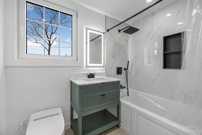 11 Entrance Road, East Hills, NY 11577 - Photo 24