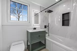 11 Entrance Rd, East Hills, NY 11577 - Photo 24