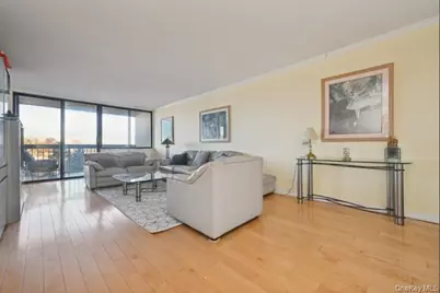 1 Bay Club Drive #6V, Bayside, NY 11360 - Photo 4