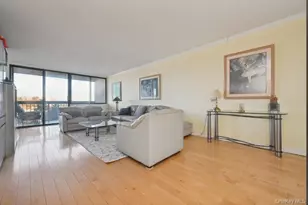 1 Bay Club Dr, Bayside, NY 11360 - Photo 4