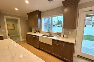 3 Narkin Ct, Hicksville, NY 11801 - Photo 4