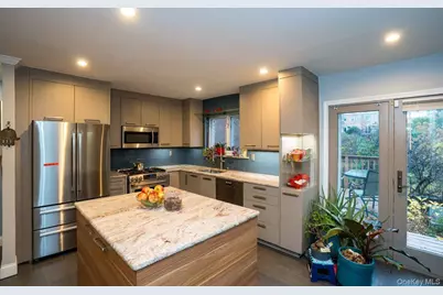 3056 Independence Avenue, Bronx, NY 10463 - Photo 6