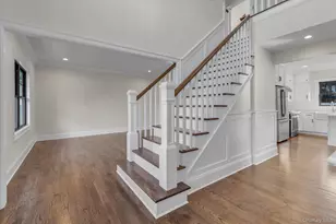 40 N Woodhull Rd, Huntington, NY 11743 - Photo 2