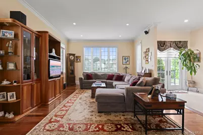 14910 7th Avenue, Whitestone, NY 11357 - Photo 12