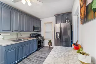 9257 246th St, Floral Park, NY 11001 - Photo 2