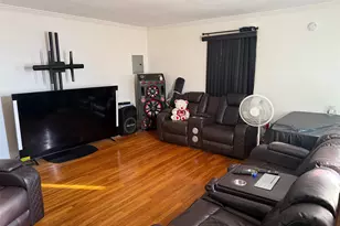 117-15 200th St, Saint Albans, NY 11412 - Photo 2