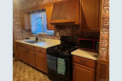 304 Clark Place, Maybrook, NY 12543 - Photo 2