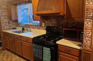 304 Clark Pl, Maybrook, NY 12543 - Photo 2