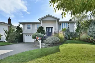 3106 Clubhouse Rd, Merrick, NY 11566 - Photo 2