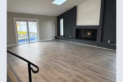 95 Muncie Road, West Babylon, NY 11704 - Photo 2