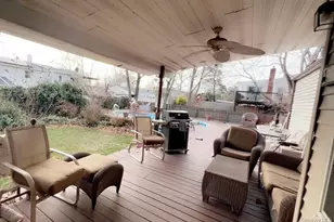 10 Fountain Ave, Selden, NY 11784 - Photo 8