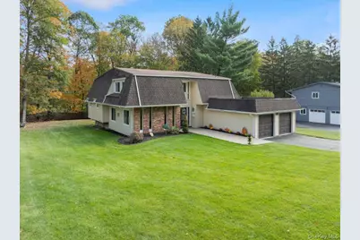 107 Tennyson Drive, Nanuet, NY 10954 - Photo 2