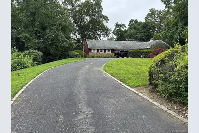 14 Martin Court, Great Neck, NY 11024 - Photo 1