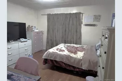 132 8th Street, Brentwood, NY 11717 - Photo 6